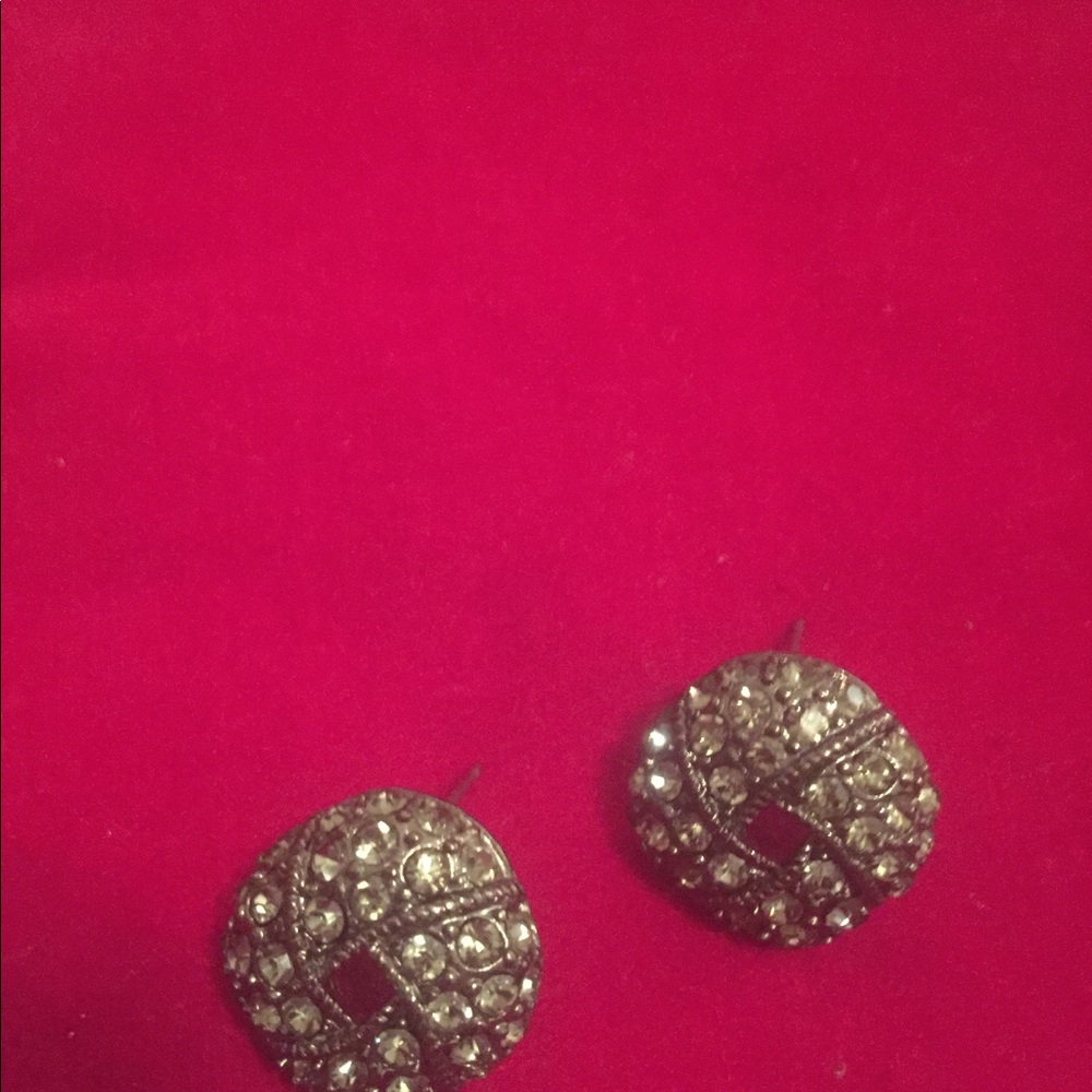 Earring - Picture 3 of 6